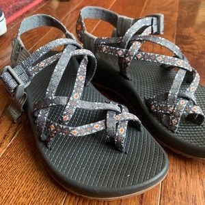 Chacos!